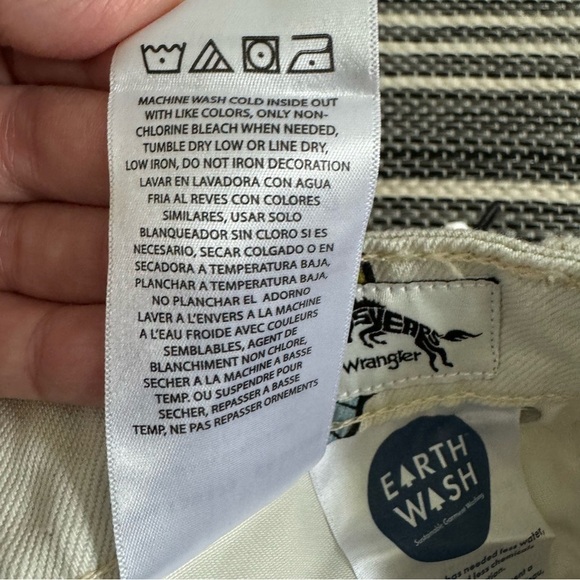 Wrangler Barrel 652 High Rise Jeans Read My Lips Lip Print Cotton Size 31 x 31 - Picture 10 of 16